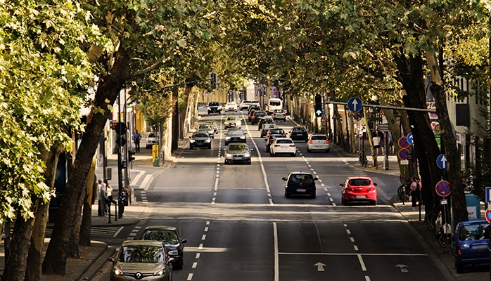 Teste d'un radar mesurant la pollution des pots d’échappement à Marseille